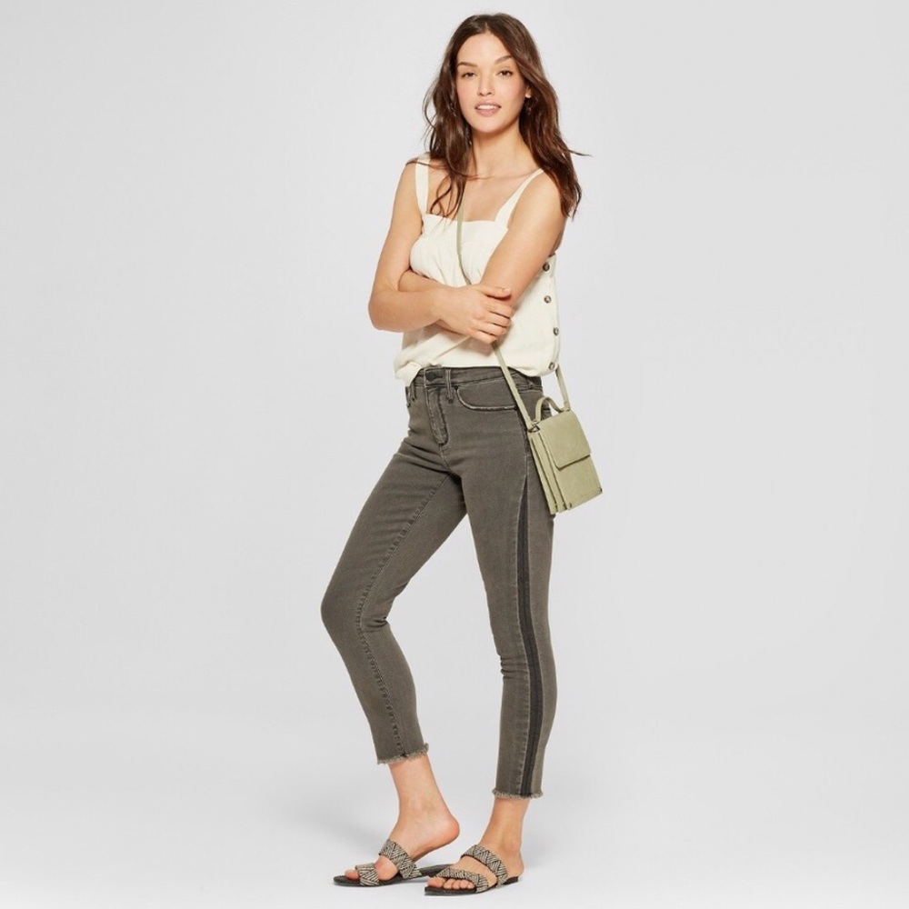 Universal Thread Black High Rise Skinny Crop Jeans